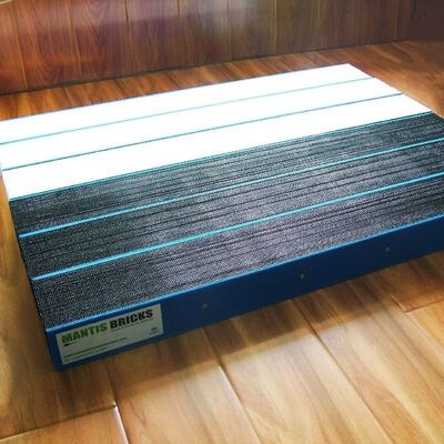 Το Waterjet Cutting Brick έχει σχεδιαστεί ειδικά για εφαρμογές κοπής με ρεύμα νερού, παρέχοντας μια σταθερή, ανθεκτική και αξιόπιστη επιφάνεια υποστήριξης κοπής για τη βελτίωση της ακρίβειας και της απόδοσης της κοπής.