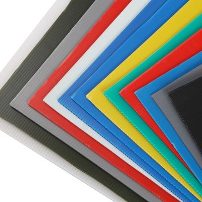 Το πλαστικό ζαρώνει κοίλο φύλλο 2mm12mm πολυπροπυλενίου πινάκων PP το κοίλο πάχος