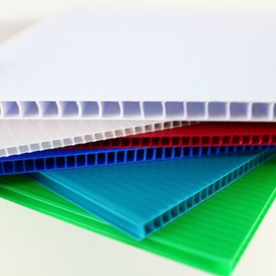 Το Coroplast Sheet είναι ένα ελαφρύ και ανθεκτικό πλαστικό φύλλο κυματοειδούς πολυπροπυλενίου που έχει σχεδιαστεί για διάφορες εφαρμογές, συμπεριλαμβανομένης της συσκευασίας, της εκτύπωσης, της κατασκευής και της προστασίας.